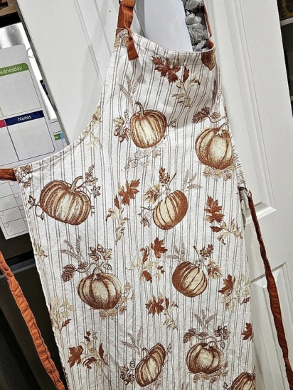 Pumpkin Print Apron in White & Brown Like New